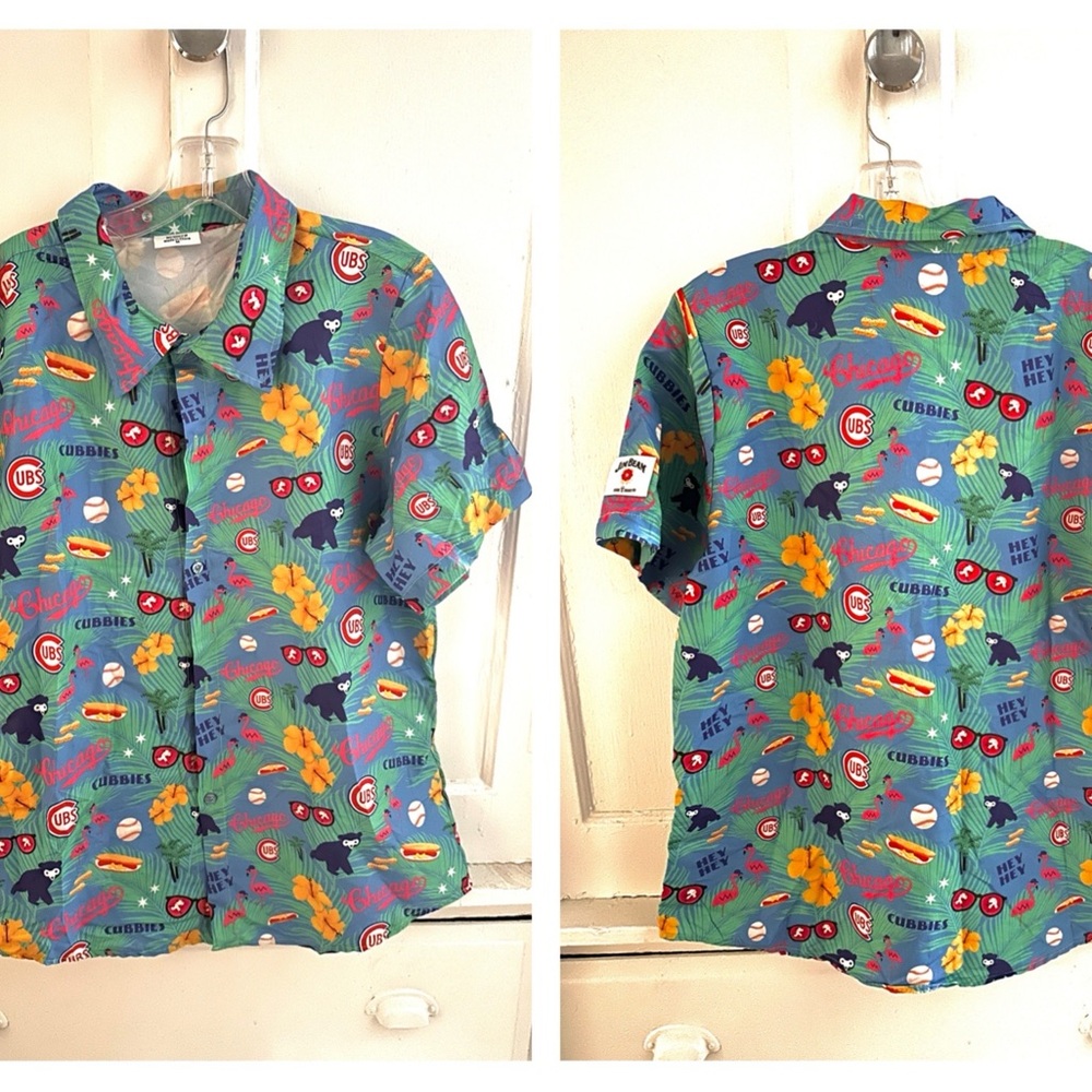 UNISEX Medium Chicago Cubs Themed Hawaiian Shirt